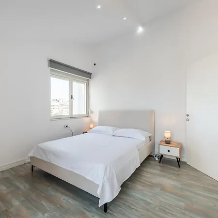 Lucas View Penthouse Apartment